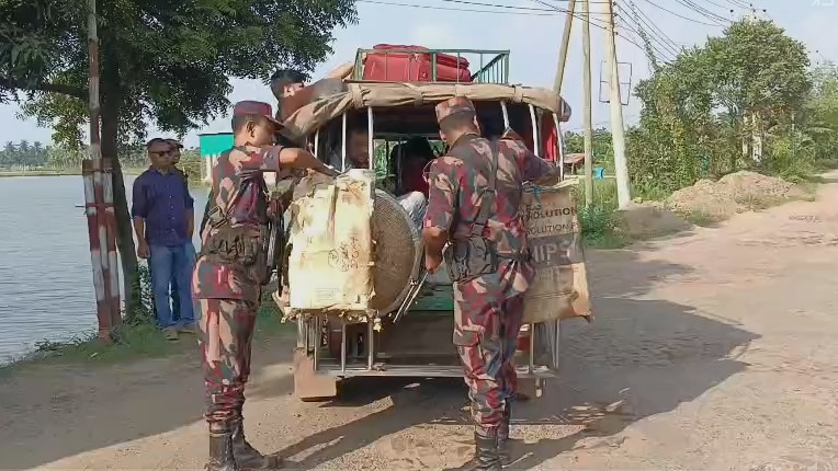 গাজীপুরে বিস্ফোরক মামলার পলাতক আসামি, সাতক্ষীরা সীমান্তে বিজিবির বিশেষ নজরদারি